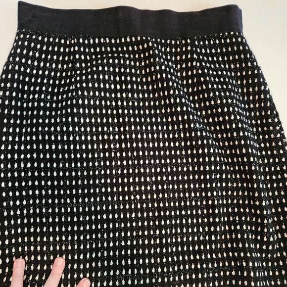 Milly plaid lack & white mini skirt, size 8, perfect for modern office look - Picture 1 of 3
